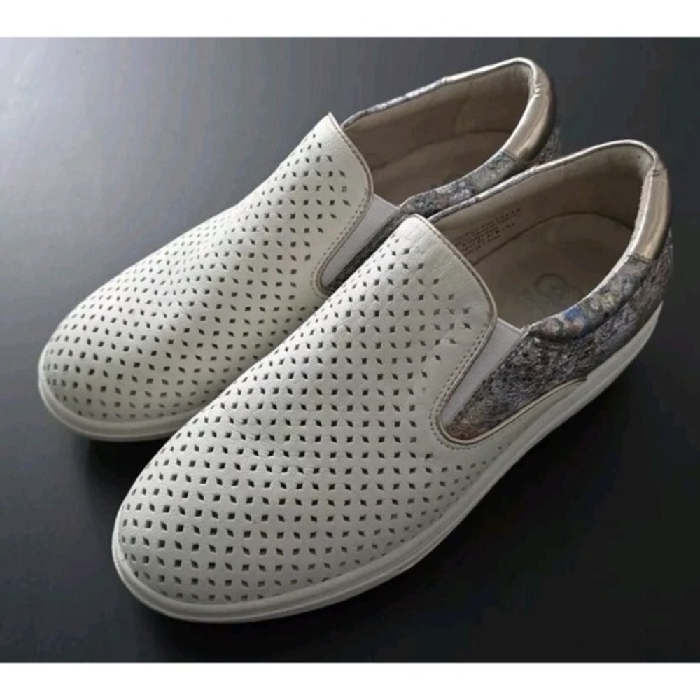 Gravity‎ Defyer Clara Womens Size 8 M Flats White Leather Perforated Comfort - Picture 2 of 11